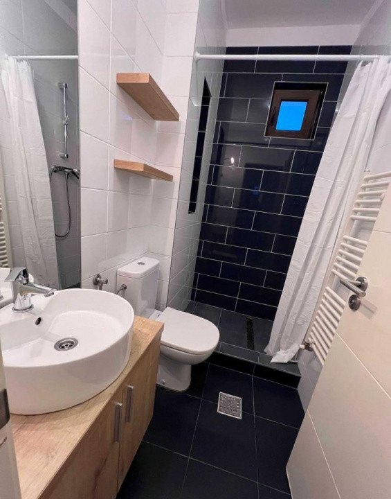 3 camere, semidecomandat, 80 mp, garaj, balcon, zona str. GV Bibescu, Europa