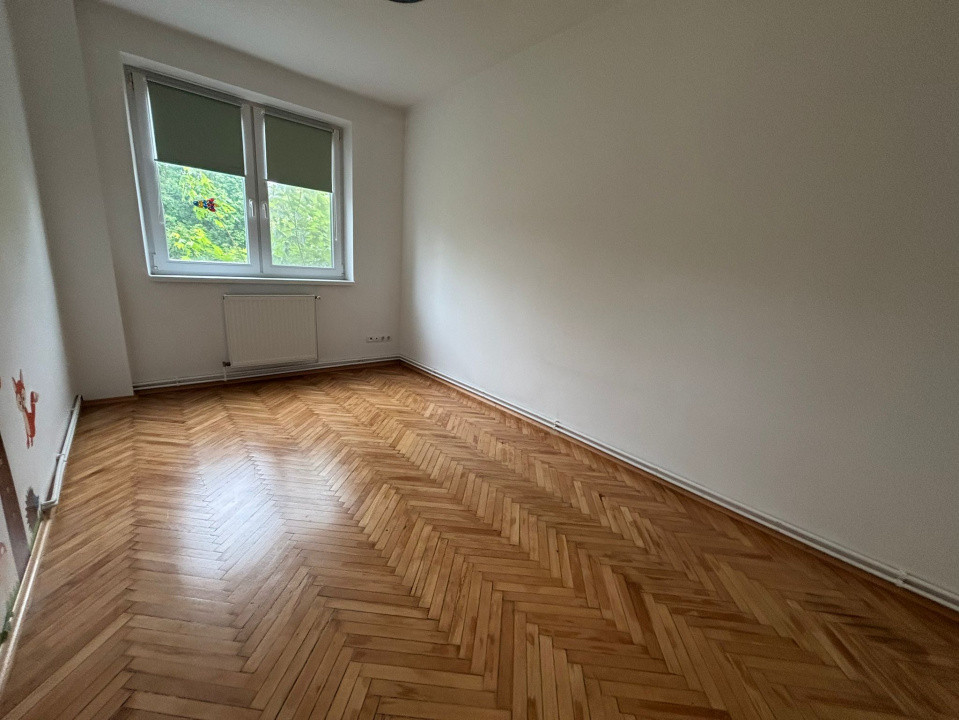 3 camere ,decomandat, 62 mp,  terasa, zona str.Aleea Baita, Gheorgheni