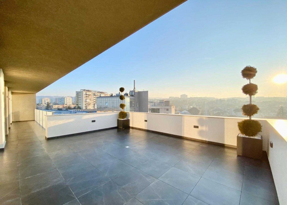 5 camere, LUX, 92 mp,  terasa 44 mp,str.Septimiu Albini, Gheorgheni