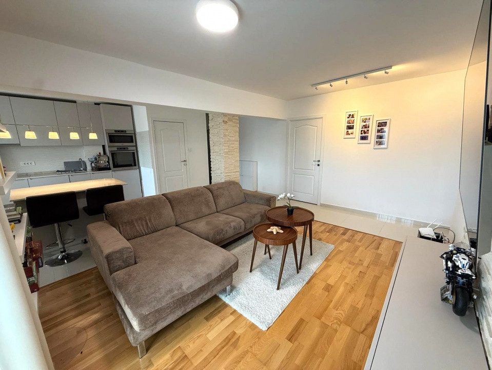 4 camere, Lux, Parcare, 76 mp, 1 parcare, The Office-Piata Marasti