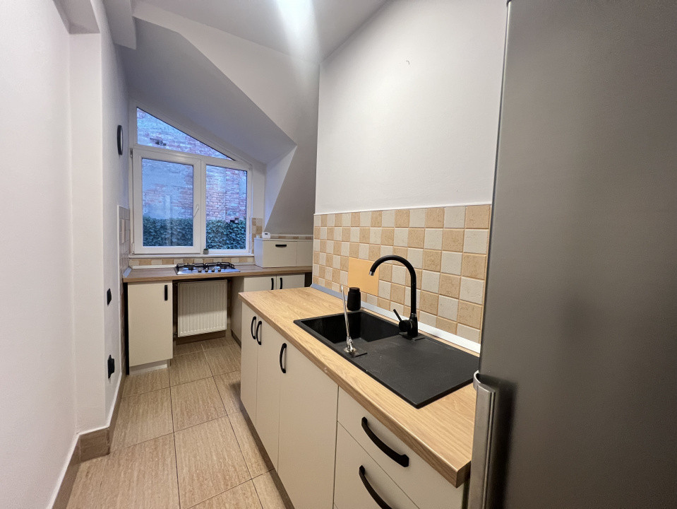 3 camere , 95 mp, Lux, 2 Nivele, parcare, terasa, str.Decebal, Centru