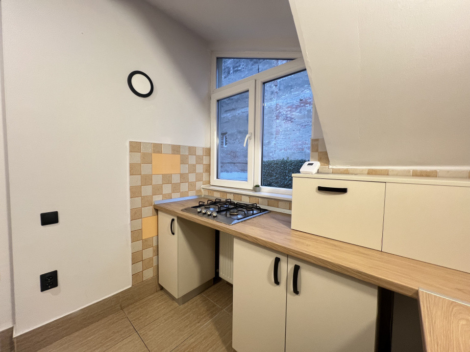 3 camere , 95 mp, Lux, 2 Nivele, parcare, terasa, str.Decebal, Centru