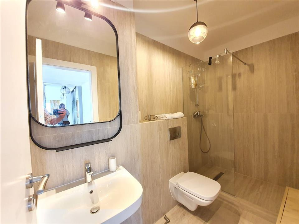 3 camere, 72 mp, parcare, terasa, zona str.Buna Ziua