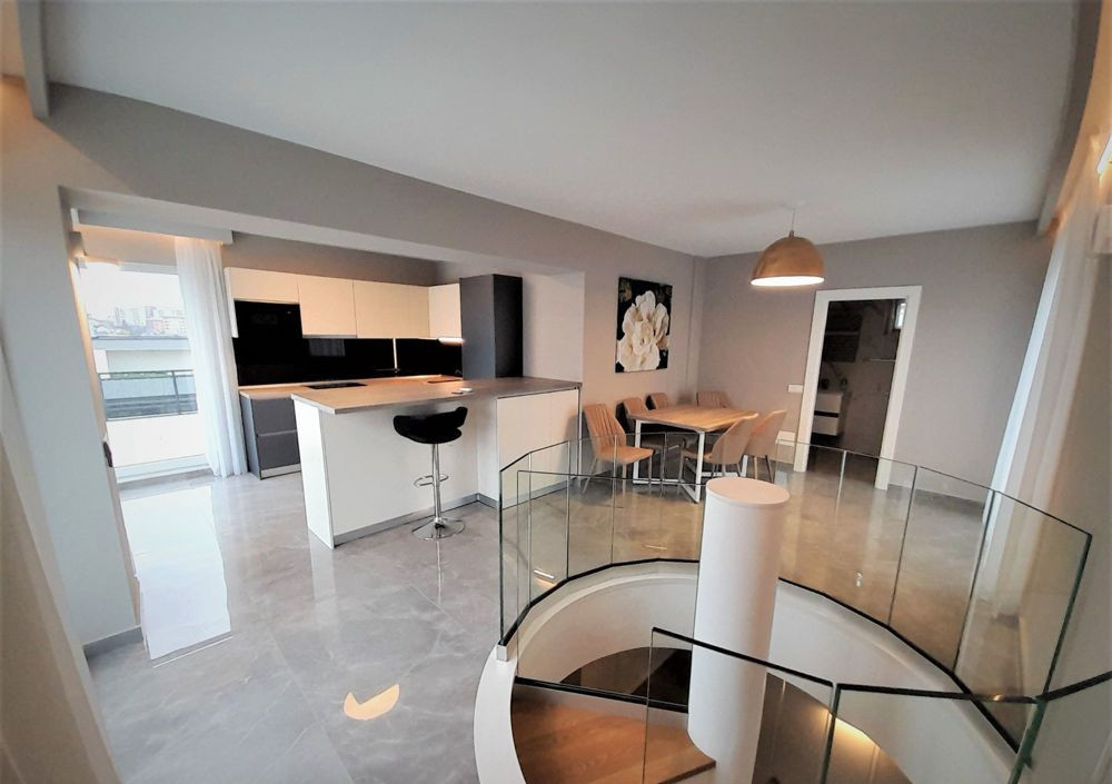 Proprietar inchiriez penthouse lux, 3 camere, in Bonjour Residence