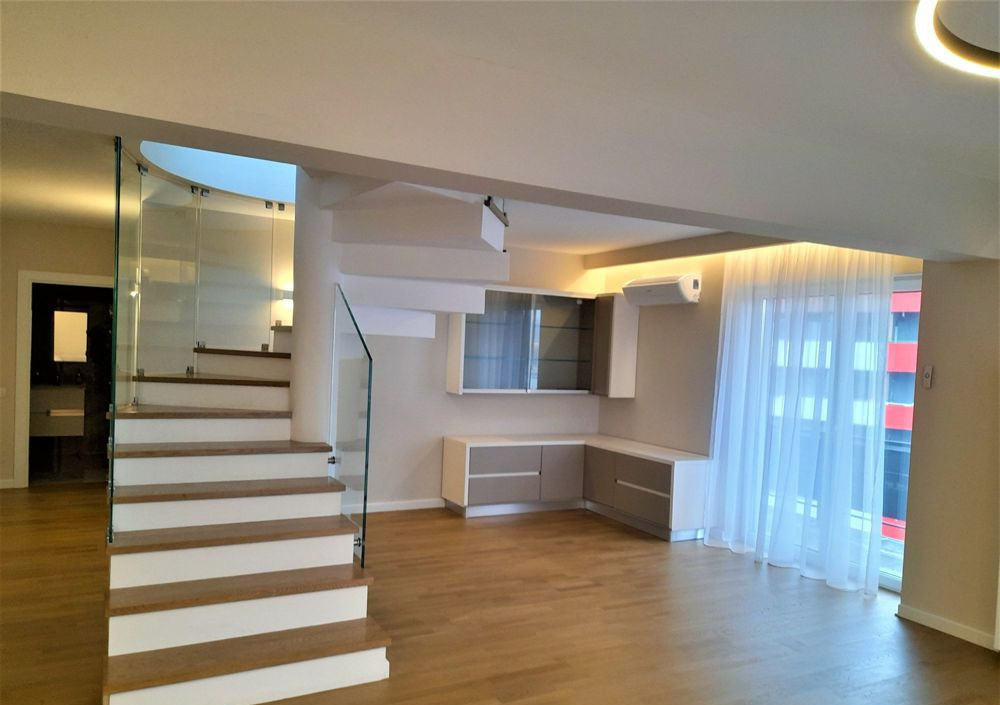 Proprietar inchiriez penthouse lux, 3 camere, in Bonjour Residence