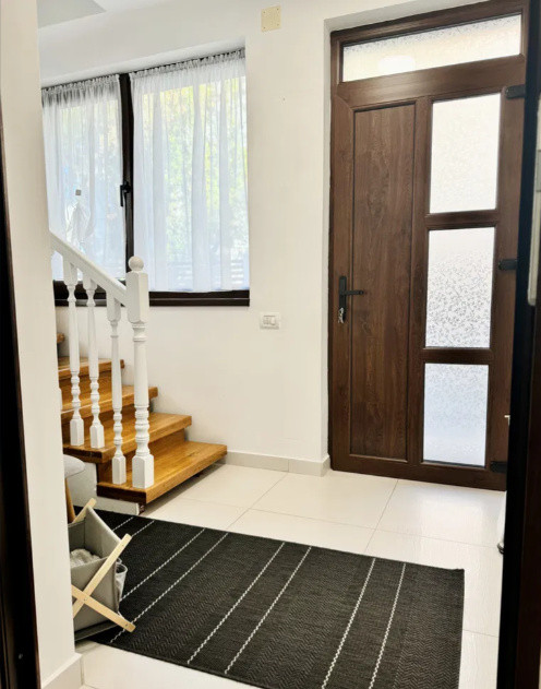 4 camere , 127 mp,  curte 393 mp, , zona str.Str Teleorman, Intre Lacuri