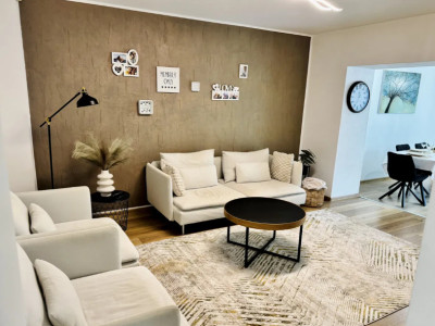 4 camere , 127 mp,  curte 393 mp, , zona str.Str Teleorman, Intre Lacuri