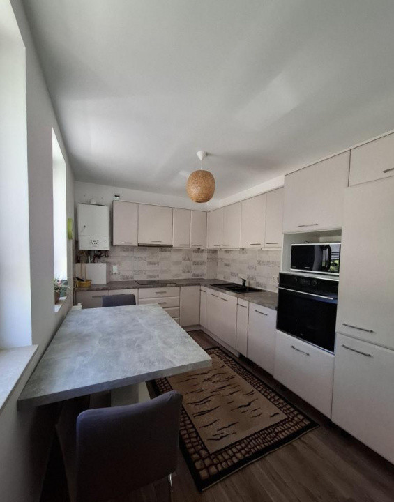 4 camere ,decomandat, 80 mp,  terasa, parcare, zona str.Gurghianu, Europa