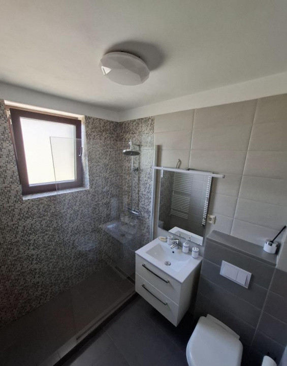 4 camere ,decomandat, 80 mp,  terasa, parcare, zona str.Gurghianu, Europa