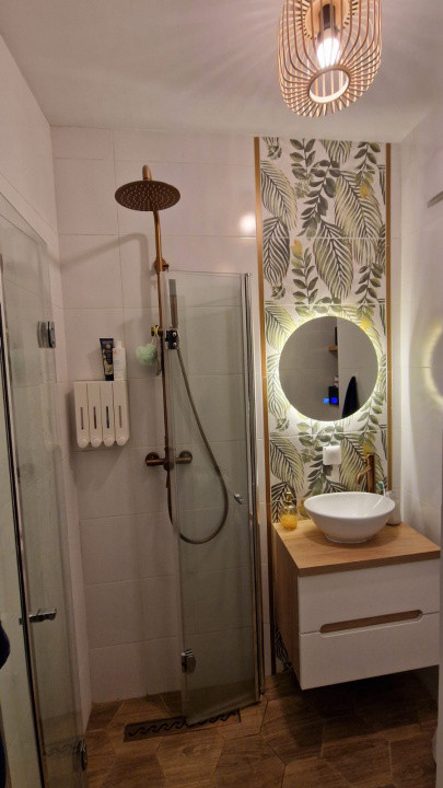 3 camere , LUX, 74 mp, 10 mp terasa, parcare,  zona Sopor