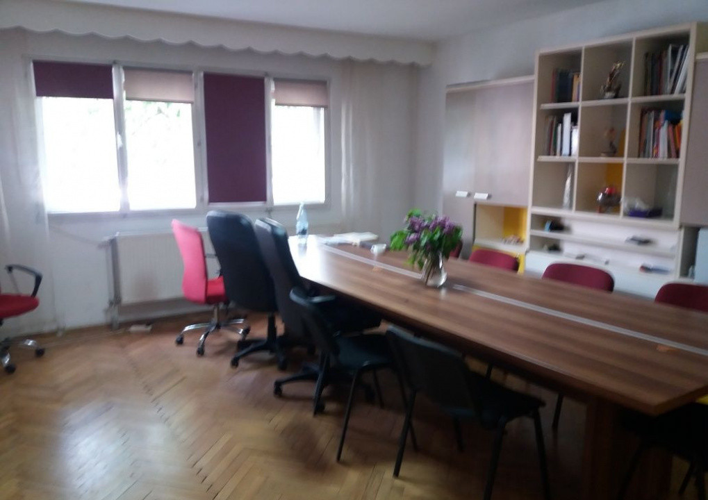 6 camere, vila birouri, 240 mp, 3 bai, 3 balcoane, parcare, zona Gheorgheni