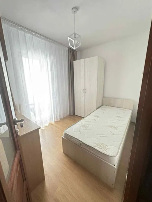 4 camere, 80 mp,  parcare , terasa ,Marasti , zona str. Dambovbitei
