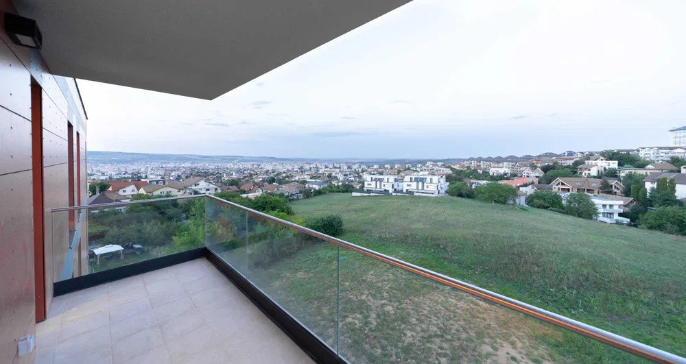 3 camere, LUX,84 mp, garaj, terasa, zona str.Presecan, Andrei Muresanu