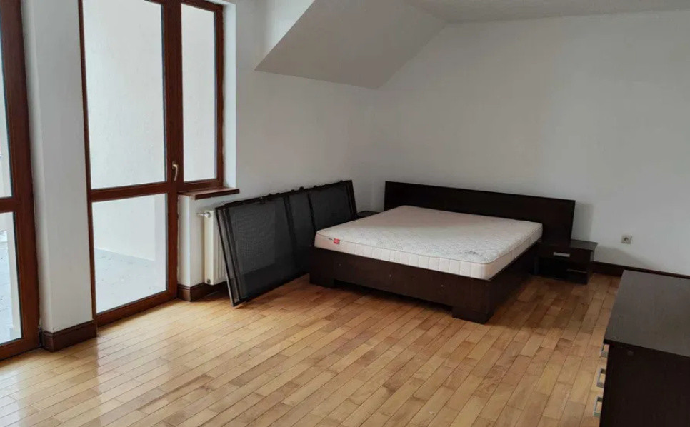 4 camere, 200 mp, 3 terase, zona str.Buna Ziua , Buna-Ziua