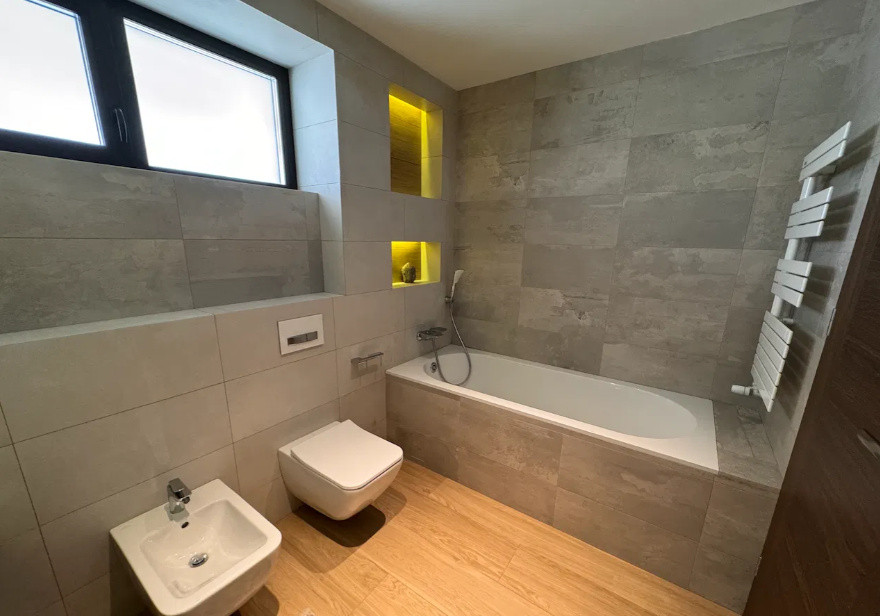 3 camere , 91 mp,  terasa, zona str.Eugen Lovinescu, Manastur