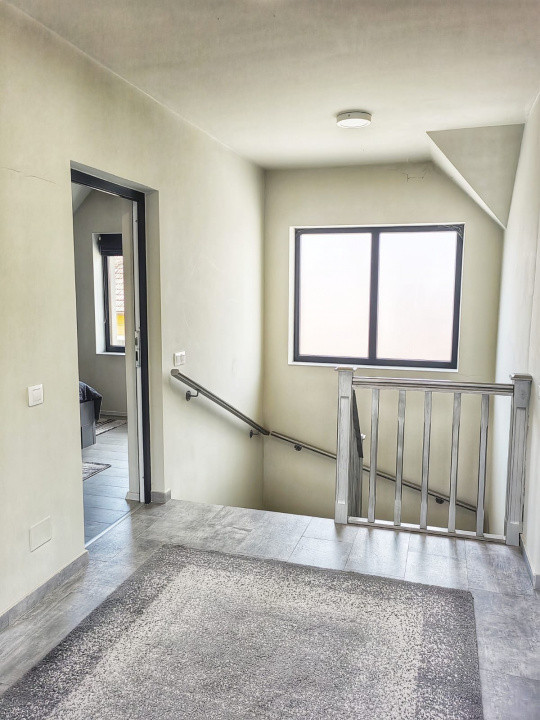 4 camere, vila, 120 mp,  terasa, curte, zona str.Maramuresului, Dambul-Rotund