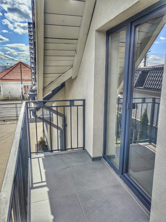 4 camere, vila, 120 mp,  terasa, curte, zona str.Maramuresului, Dambul-Rotund