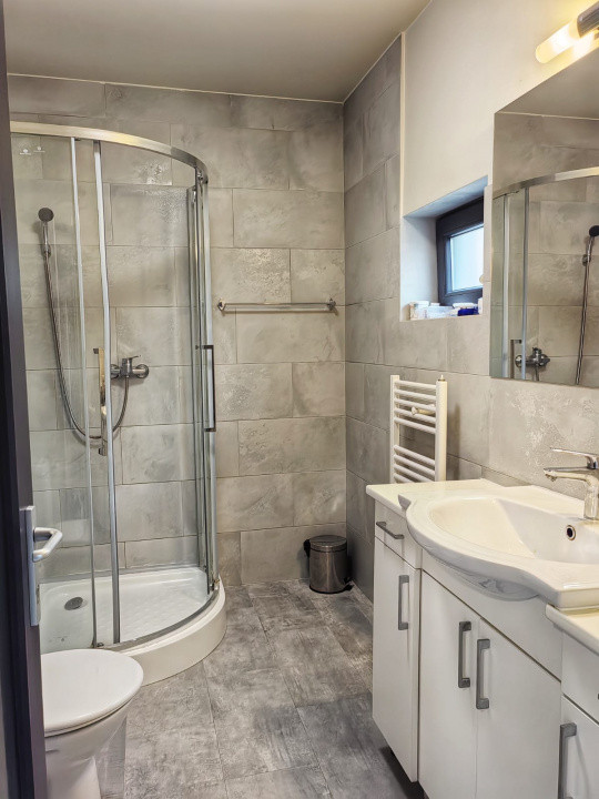 4 camere, vila, 120 mp,  terasa, curte, zona str.Maramuresului, Dambul-Rotund