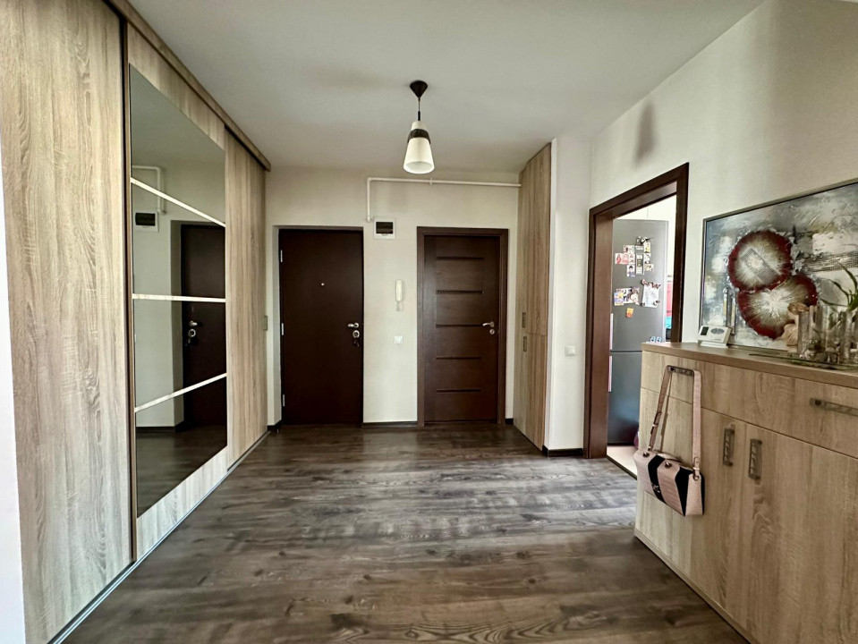 3 camere ,decomandat, 79 mp,  terasa, zona  Andrei Muresanu