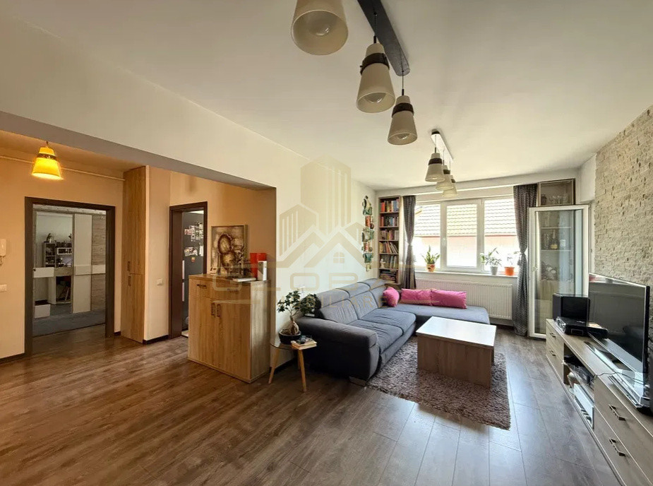 3 camere ,decomandat, 79 mp,  terasa, zona  Andrei Muresanu