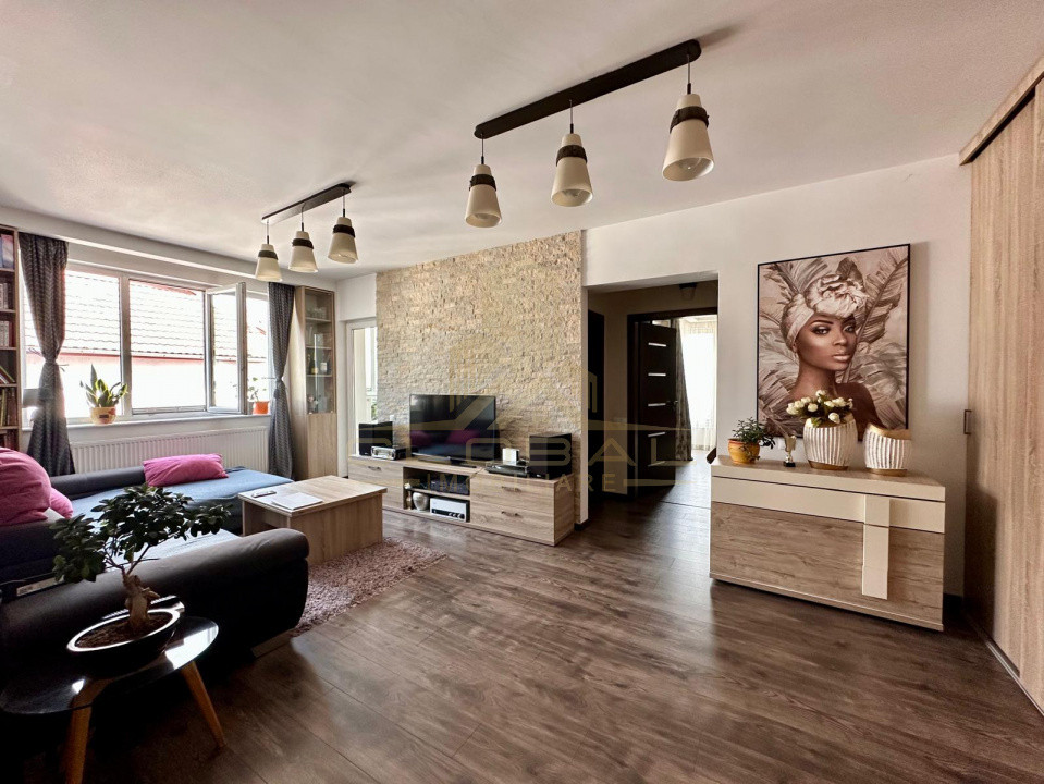 3 camere ,decomandat, 79 mp,  terasa, zona  Andrei Muresanu