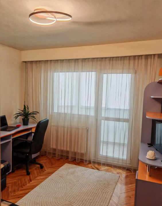 2 camere ,decomandat, 56 mp,  balcon, zona Marasti