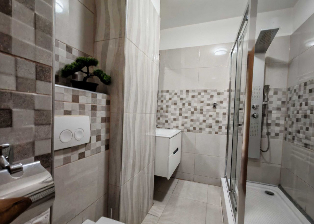 2 camere ,decomandat, 56 mp,  balcon, zona Marasti