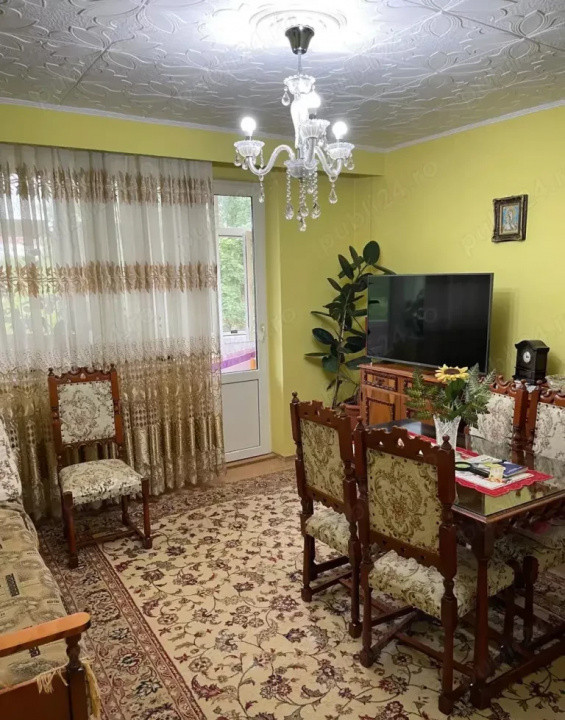 3 camere ,decomandat, 63 mp,  balcon, zona  Gheorgheni