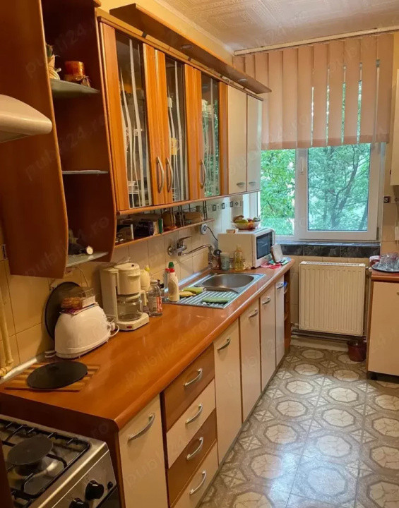 3 camere ,decomandat, 63 mp,  balcon, zona  Gheorgheni