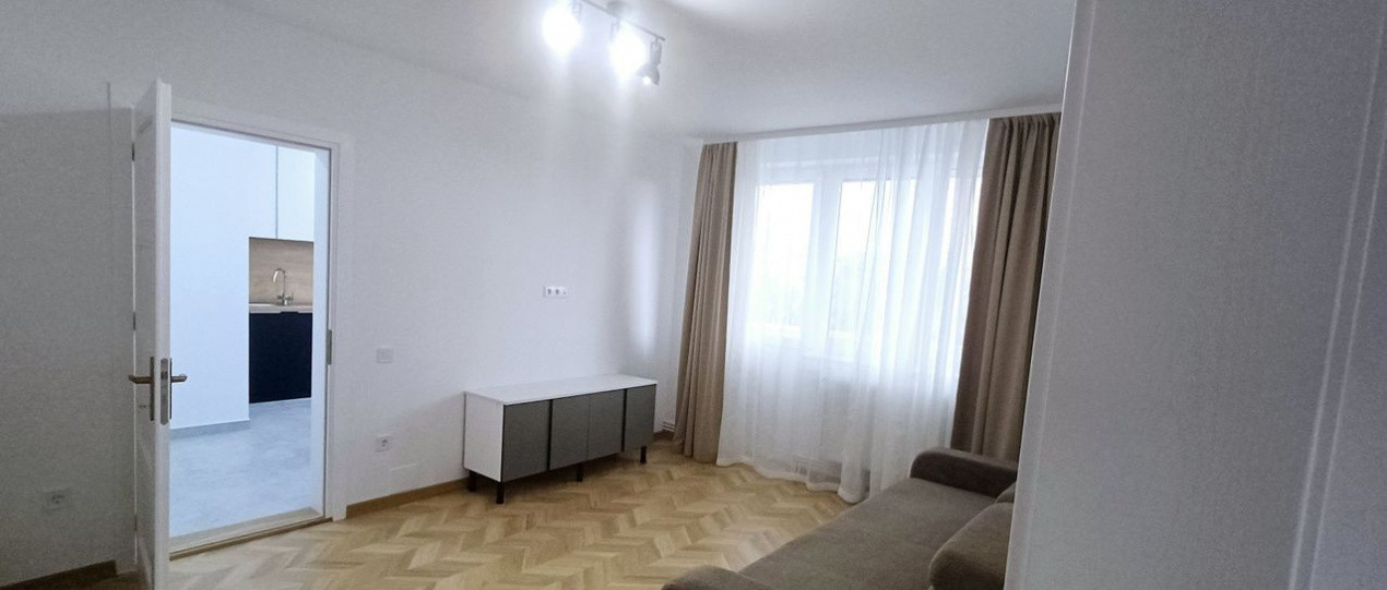 2 camere ,decomandat, 46 mp,  terasa, zona Piata Hermes, Gheorgheni