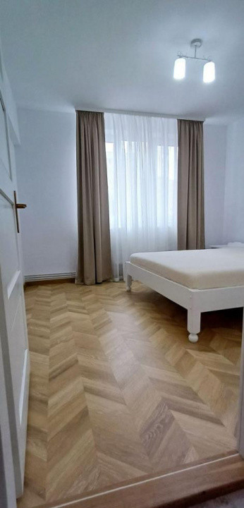 2 camere ,decomandat, 46 mp,  terasa, zona Piata Hermes, Gheorgheni
