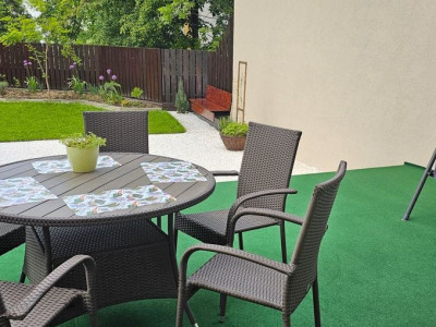 2 camere ,decomandat, 56 mp,  terasa cu gradina , zona str.Intre Lacuri
