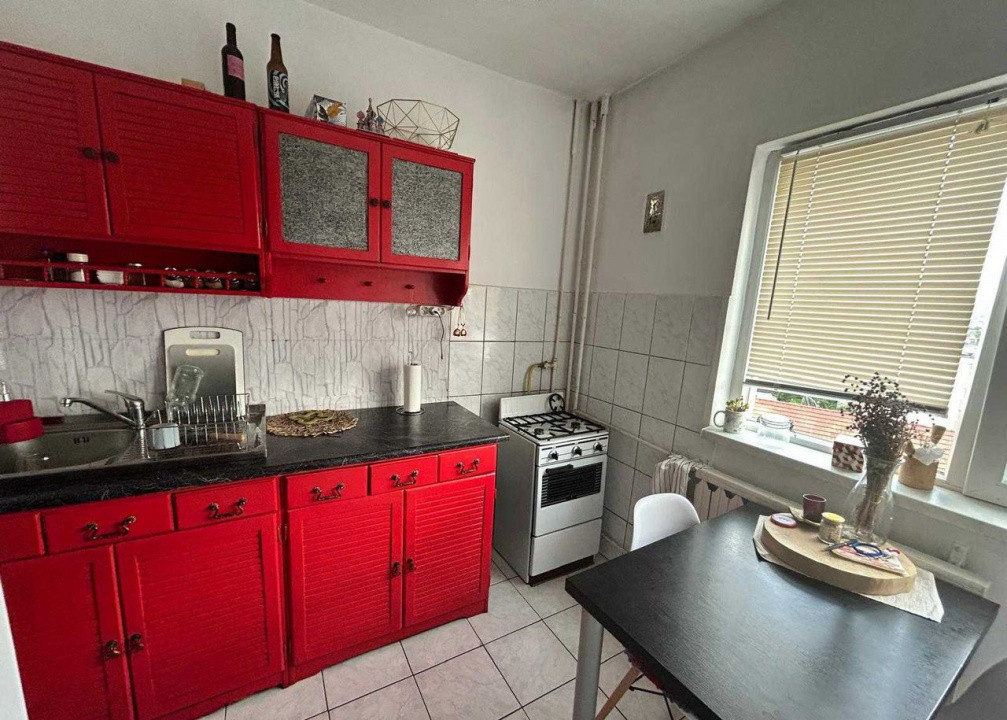 1 camera ,decomandat, 38 mp,  terasa, zona str.Bucuresti , Marasti