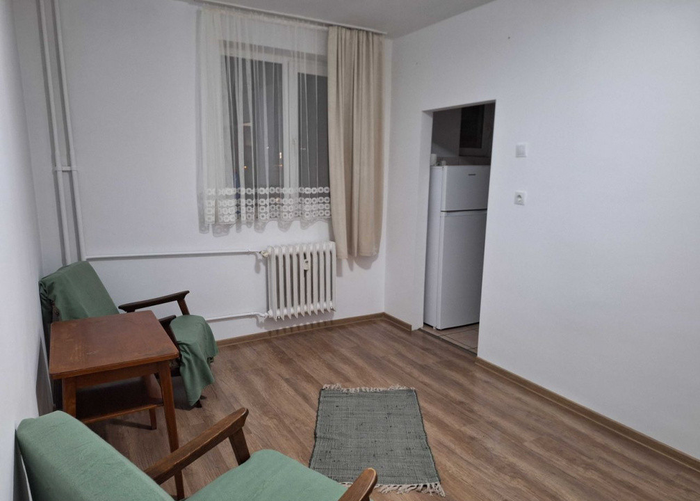 2 camere ,25 mp, zona str.Busteni, Gheorgheni