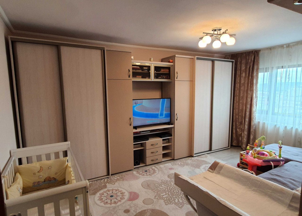 2 camere ,decomandat, 51 mp, 5 mp balcon, zona str.Aurel Vlaicu, Marasti