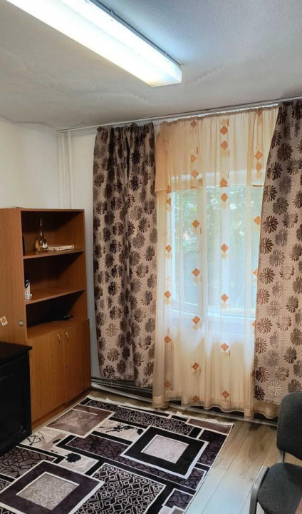3 camere ,decomandat, 71 mp,  2 balcoane, zona str.Lacul Rosu, Marasti