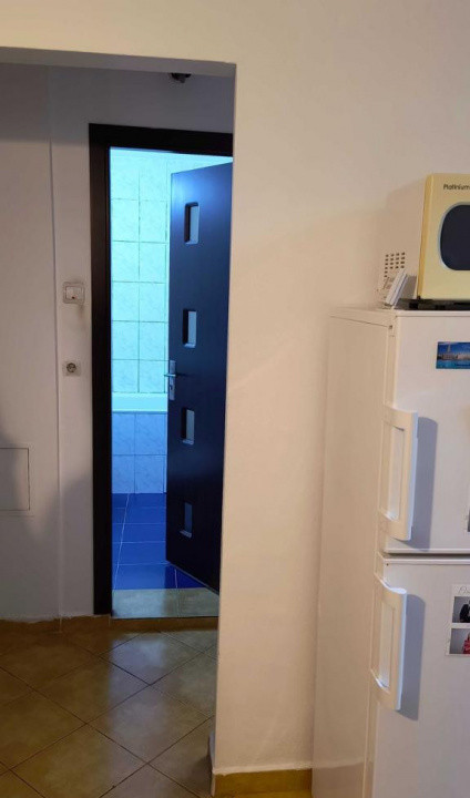 3 camere ,decomandat, 71 mp,  2 balcoane, zona str.Lacul Rosu, Marasti
