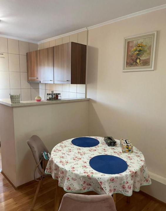 3 camere ,decomandat, 65 mp, balcon, zona str. Dambovitei, Marasti