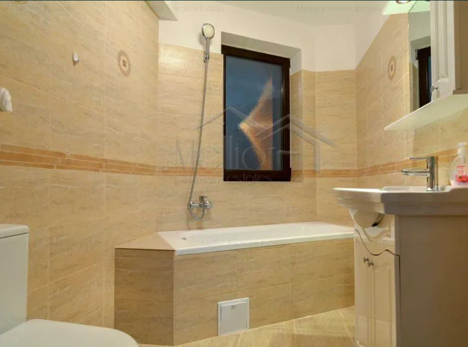 3 camere, 78 mp,  terasa, parcare, zona str.Buna Ziua, Buna-Ziua