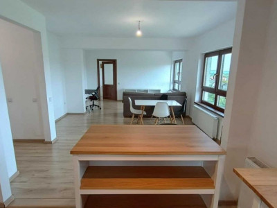 3 camere, 98 mp,  2 balcoane, zona str. Antonio Gaudi, Buna-Ziua