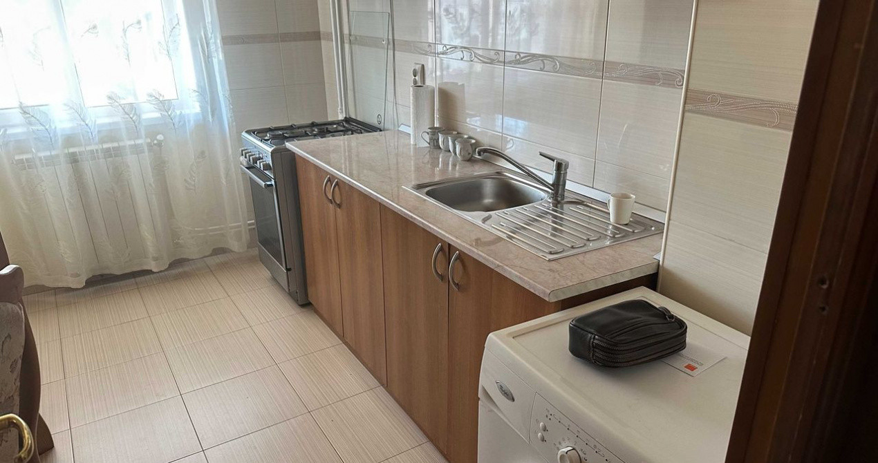 2 camere, decomandat, 65 mp, balcon , zona str.Dorobantilor, Marasti