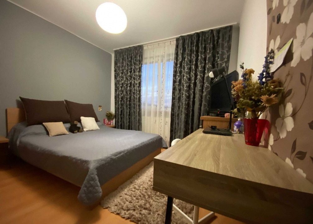 2 camere ,decomandat, 47 mp, zona str.Horea, Gruia
