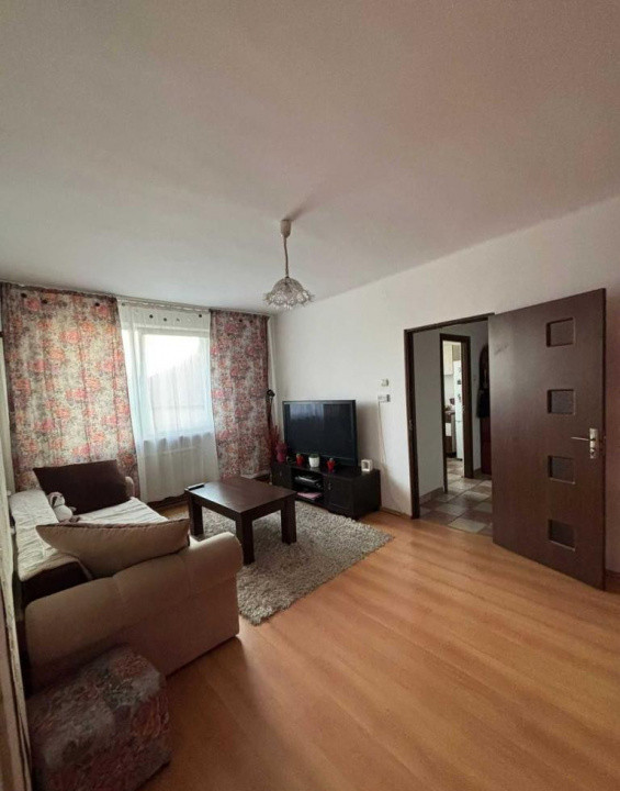 2 camere ,decomandat, 47 mp, zona str.Horea, Gruia