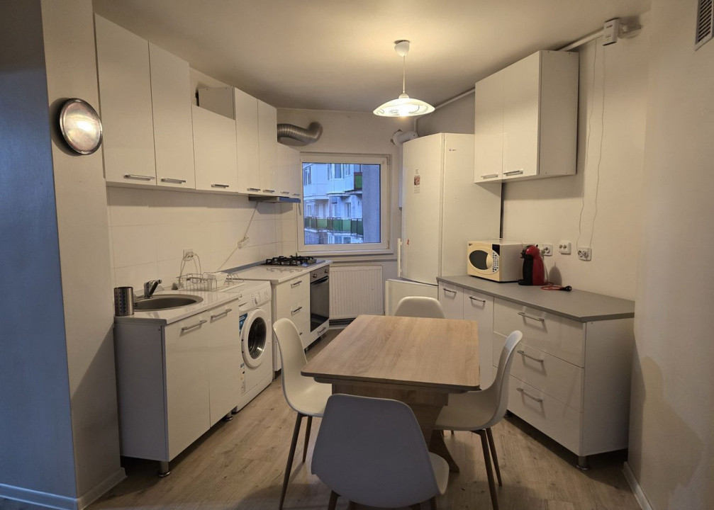 4 camere, 80 mp,  balcon, zona str. Strada Fantanele, Grigorescu