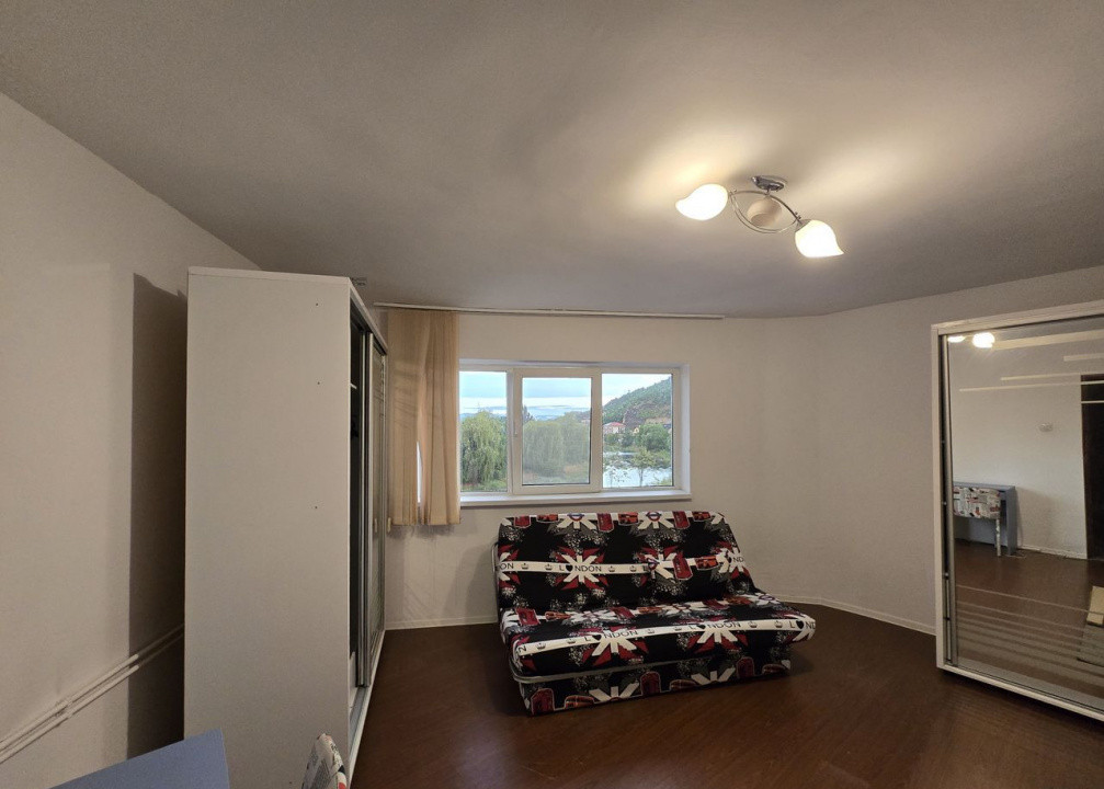 4 camere, 80 mp,  balcon, zona str. Strada Fantanele, Grigorescu