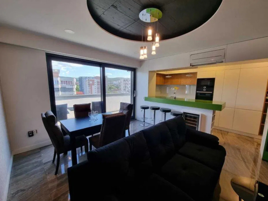 3 camere, 90 mp,  terasa, zona str.Calea Manastur , Semicentral