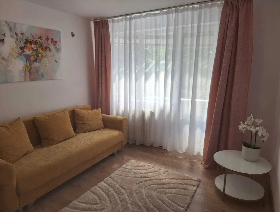 3 camere ,decomandat, 70 mp, zona str. A. V. Voevod, Gheorgheni