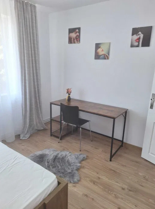3 camere ,decomandat, 70 mp, zona str. A. V. Voevod, Gheorgheni