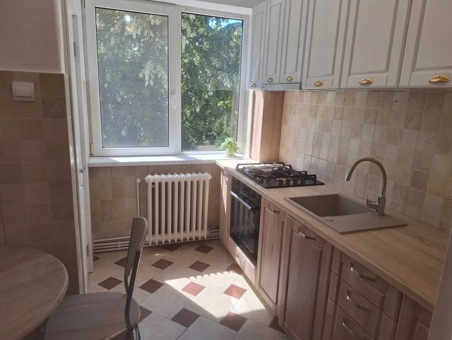 3 camere ,decomandat, 70 mp, zona str. A. V. Voevod, Gheorgheni
