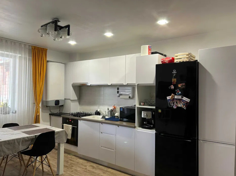 3 camere , 60 mp,  terasa, parcare, zona str. Calea Turzii